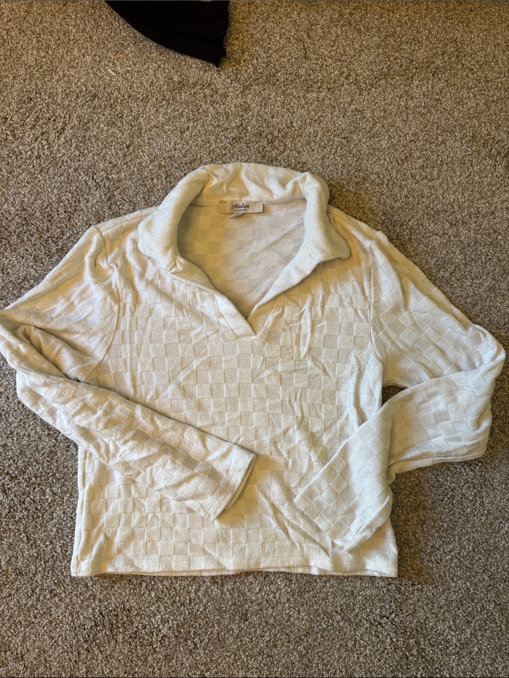 Atelier Kirious Cream Textured V-Neck Sweater